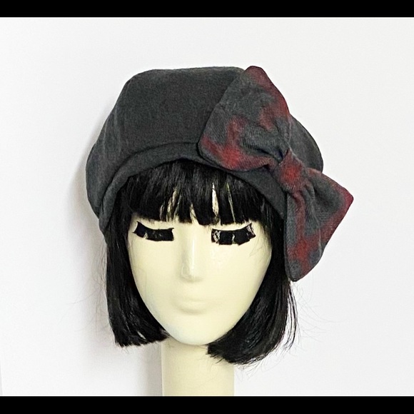 Vintage Wool Beret Hat Bow